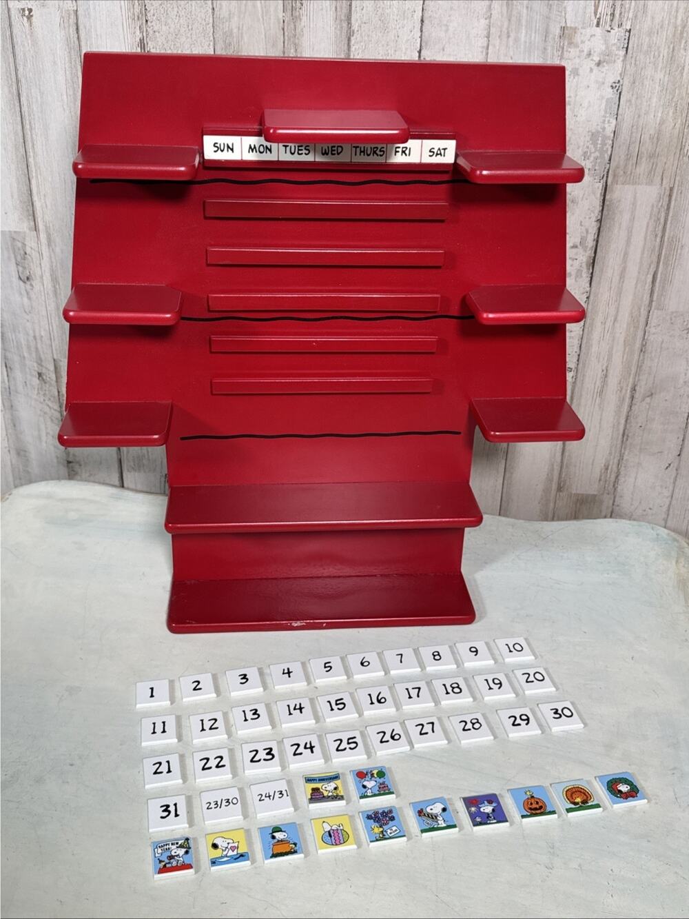 Danbury Mint Peanuts Snoopy Perpetual Calendar Doghouse And Calendar Date Tiles